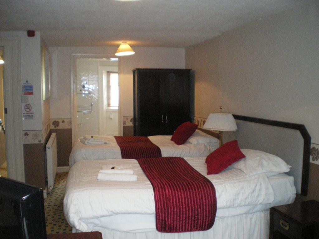 Crown Hotel Pwllheli Room photo